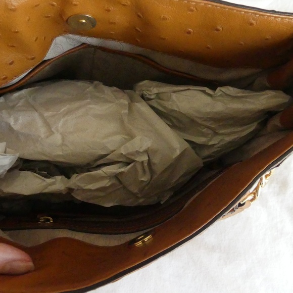 Michael Kors Ostrich Hamilton - MAKE ME AN OFFER! - Picture 5 of 8